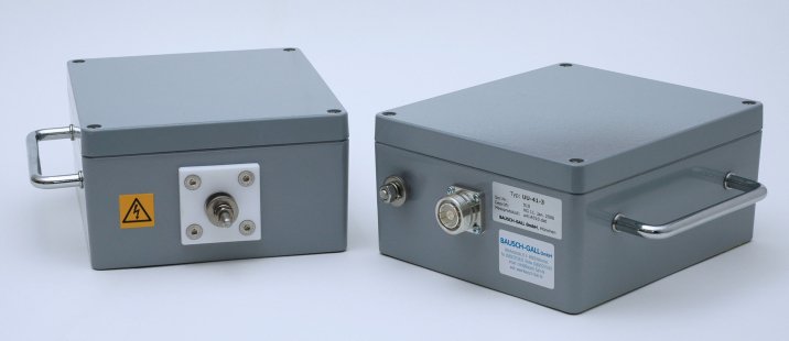 RF Transformer UU-41-3, views from front and rear